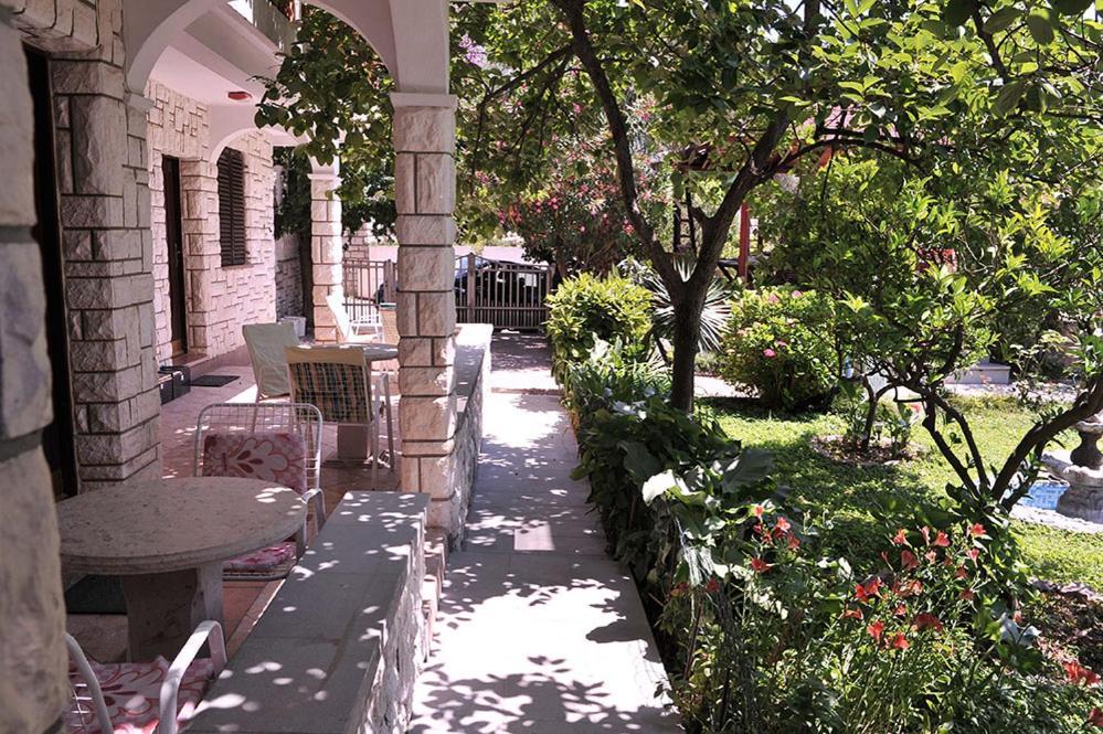 Vila Mila Petrovac Buitenkant foto
